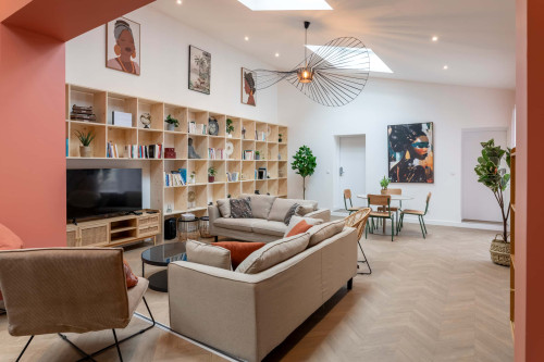 Room in Rue des Roses, Bron for 356 m² with 15 bedrooms - Gallery - 9