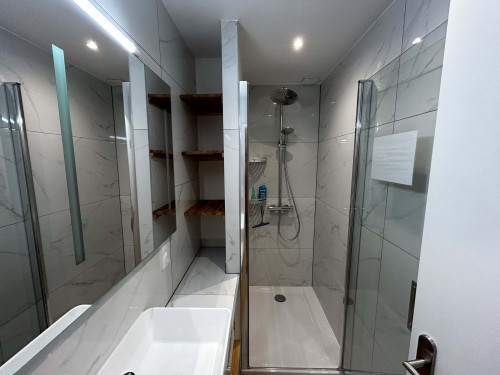 Room in Rue des Tournelles, Annemasse for 80 m² with 5 bedrooms - Gallery - 6