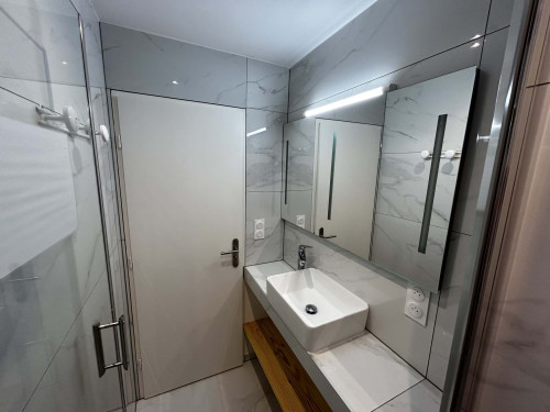 Room in Rue des Tournelles, Annemasse for 80 m² with 5 bedrooms - Gallery - 3