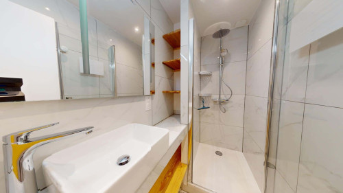Room in Rue des Tournelles, Annemasse for 80 m² with 5 bedrooms - Gallery - 17