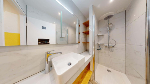 Room in Rue des Tournelles, Annemasse for 80 m² with 5 bedrooms - Gallery - 19