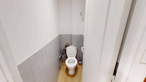 Room in Rue Barral de Montferrat, Grenoble for 84 m² with 6 bedrooms