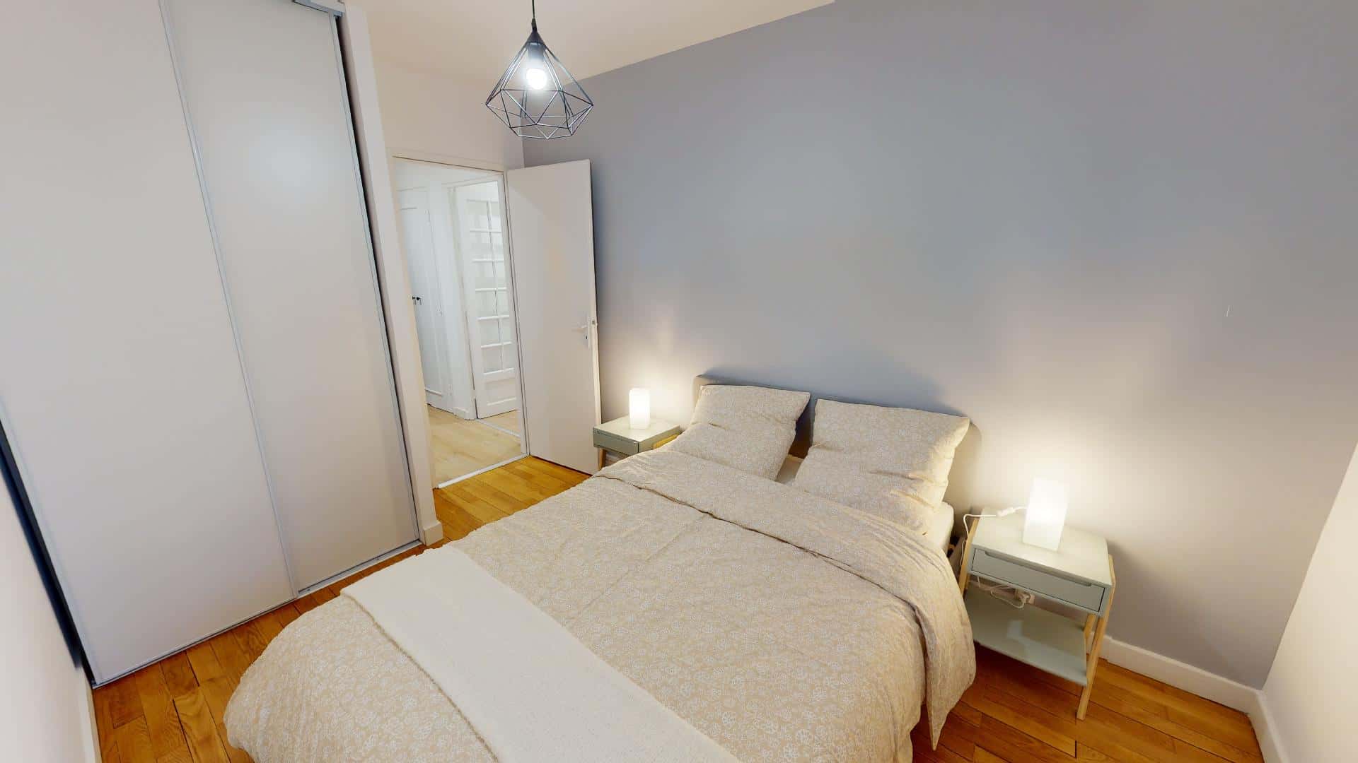 Room In Rue Barral De Montferrat, Grenoble For 84 M² With 6 Bedrooms - 1