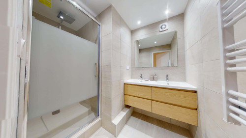 Room in Avenue Jean Perrot, Grenoble for 139 m² with 6 bedrooms - Gallery - 9