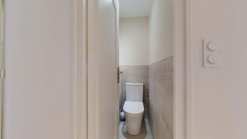 Room in Avenue Jean Perrot, Grenoble for 139 m² with 6 bedrooms