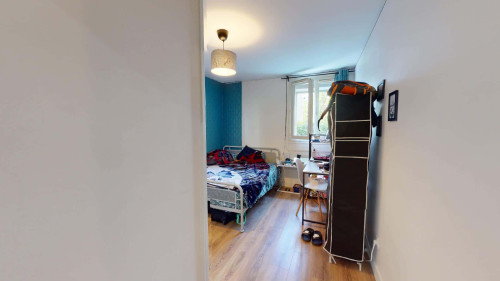 Room in Rue de la Faourette, Toulouse for 68 m² with 4 bedrooms