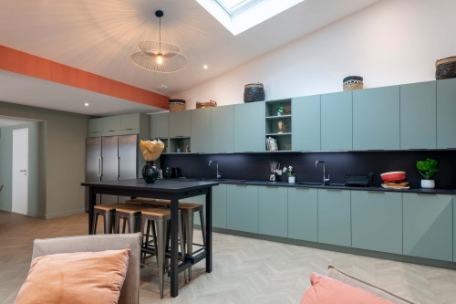 Room in Rue des Roses, Bron for 356 m² with 15 bedrooms - Gallery - 7