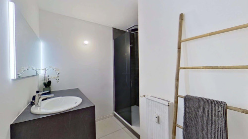 Room in Avenue de Verdun, Valence for 72 m² with 3 bedrooms