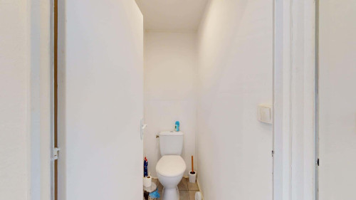 Room in Allée de la Limagne, Toulouse for 67 m² with 3 bedrooms