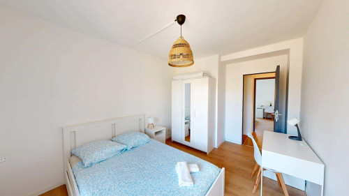 Room in Boulevard Jacques Monod, Avignon for 100 m² with 4 bedrooms - Gallery - 20