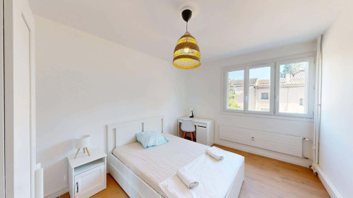 Room in Boulevard Jacques Monod, Avignon for 100 m² with 4 bedrooms - Gallery - 17