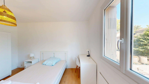 Room in Boulevard Jacques Monod, Avignon for 100 m² with 4 bedrooms - Gallery - 18