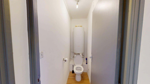 Room in Boulevard Jacques Monod, Avignon for 100 m² with 4 bedrooms