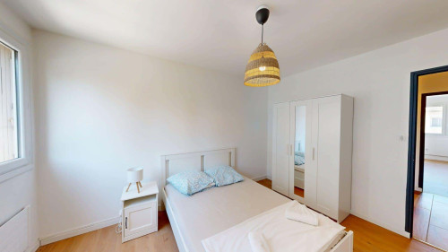 Room in Boulevard Jacques Monod, Avignon for 100 m² with 4 bedrooms - Gallery - 18