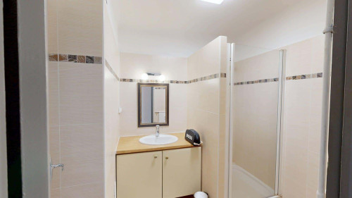 Room in Boulevard Jacques Monod, Avignon for 100 m² with 4 bedrooms - Gallery - 6