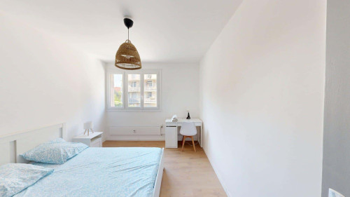 Room in Boulevard Jacques Monod, Avignon for 100 m² with 4 bedrooms - Gallery - 19