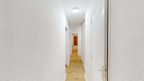 Room in Rue Georges Bernanos, Toulouse for 63 m² with 3 bedrooms