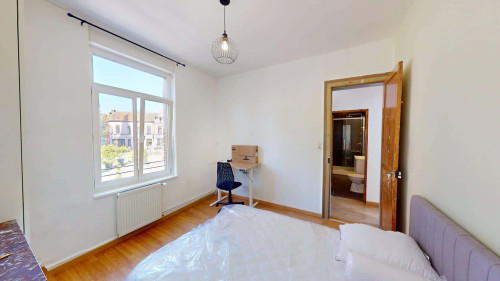 Room in Parvis Saint-Jean Baptiste, Roubaix for 129 m² with 5 bedrooms