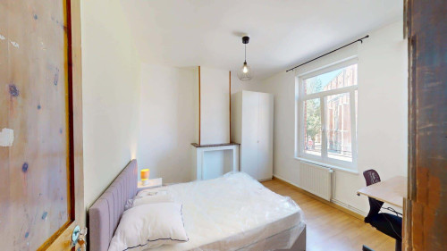 Room in Parvis Saint-Jean Baptiste, Roubaix for 129 m² with 5 bedrooms