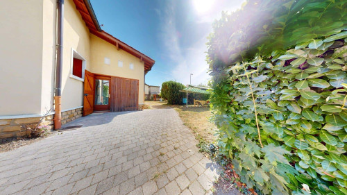 Room in Rue Jean Perrin, Lyon for 154 m² with 4 bedrooms