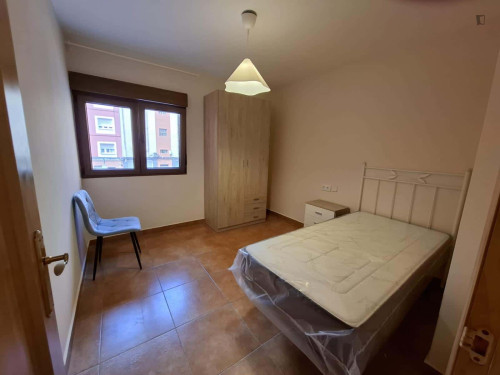 Room in Calle Echegaray, Gijón for 60 m² with 3 bedrooms