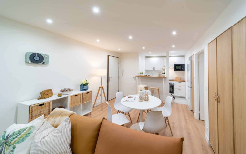 Room in Rue des Glycines, Bron for 112 m² with 5 bedrooms - Gallery - 6
