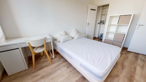 Room in Boulevard de Larramet, Toulouse for 70 m² with 3 bedrooms