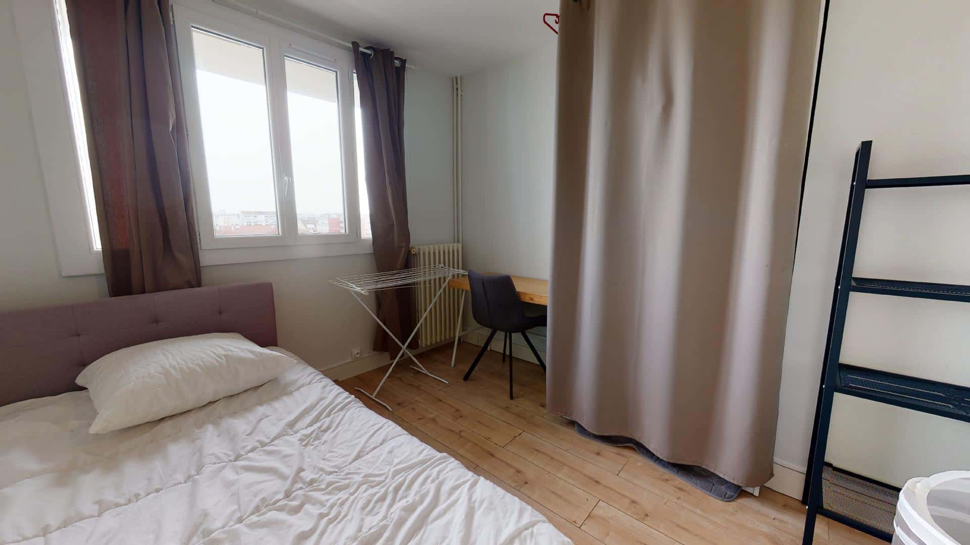 Room In Avenue Commandant L'Herminier, Villeurbanne For 78 M² With 4 Bedrooms - 1