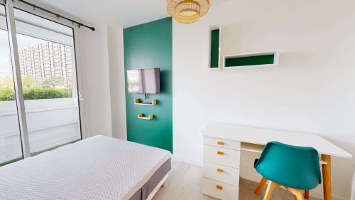 Room in Rue du Parc, Bron for 76 m² with 5 bedrooms