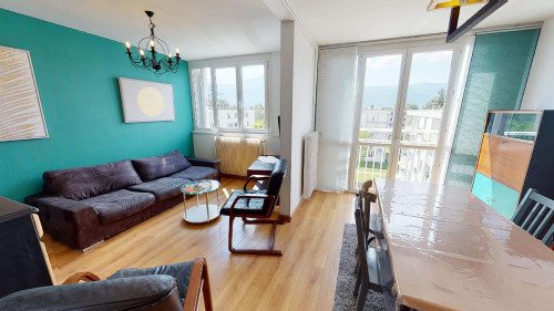 Room in Rue Saint-Exupéry, Saint-Martin-d'Hères for 84 m² with 3 bedrooms