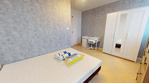Room in Rue Pierre Voyant, Villeurbanne for 80 m² with 5 bedrooms