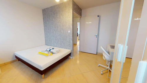 Room in Rue Pierre Voyant, Villeurbanne for 80 m² with 5 bedrooms