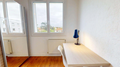 Room in Rue Henri Desbals, Toulouse for 70 m² with 3 bedrooms - Gallery - 11