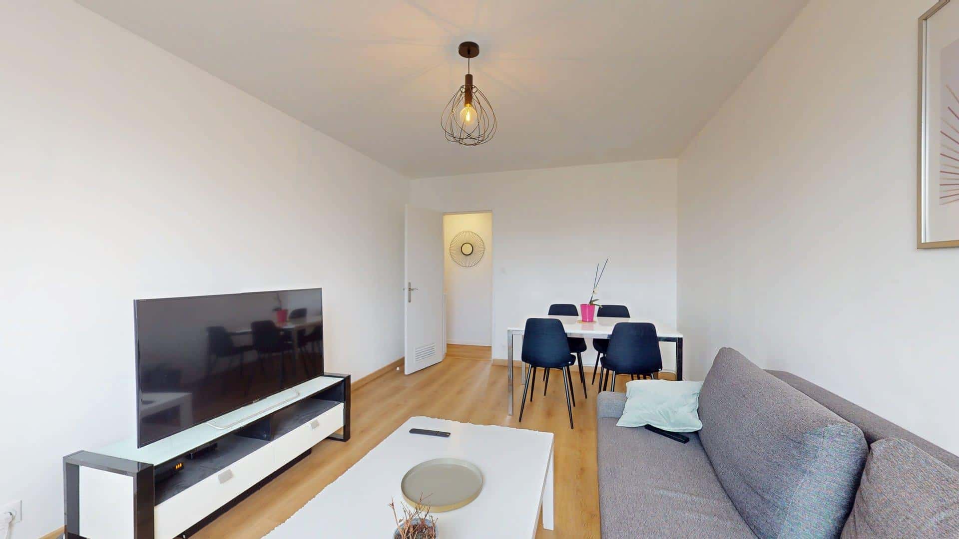 Room In Rue Henri Desbals, Toulouse For 70 M² With 3 Bedrooms - 1