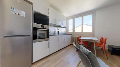 Room in Rue Saint-Agnan, Lyon for 72 m² with 4 bedrooms - Gallery - 8