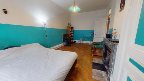 Room in Rue Marietton, Écully for 123 m² with 3 bedrooms