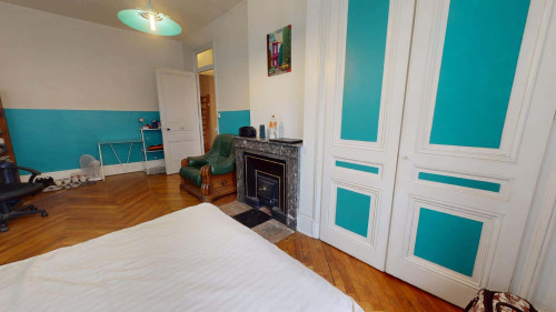 Room in Rue Marietton, Écully for 123 m² with 3 bedrooms