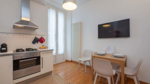 Contemporary Appartament in Vibrant Isola - Gallery - 14