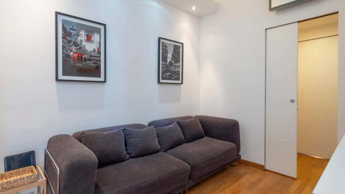 Contemporary Appartament in Vibrant Isola - Gallery - 24