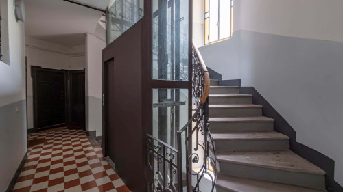 Contemporary Appartament in Vibrant Isola