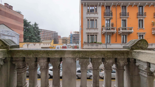 Contemporary Appartament in Vibrant Isola - Gallery - 8