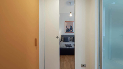 Contemporary Appartament in Vibrant Isola