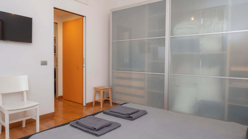 Contemporary Appartament in Vibrant Isola - Gallery - 20