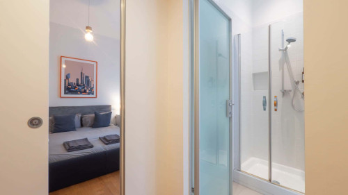 Contemporary Appartament in Vibrant Isola - Gallery - 17