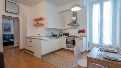 Contemporary Appartament in Vibrant Isola - Gallery - 26