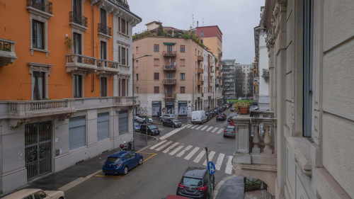 Contemporary Appartament in Vibrant Isola - Gallery - 9
