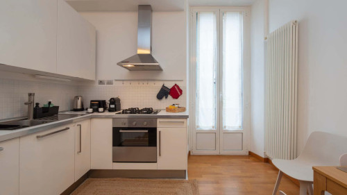 Contemporary Appartament in Vibrant Isola - Gallery - 28