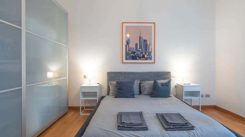 Contemporary Appartament in Vibrant Isola - Gallery - 23