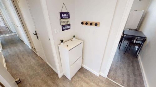 Room in Rue Massenet, Grenoble for 85 m² with 5 bedrooms - Gallery - 9