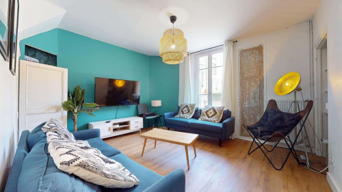 Room in Rue Abbé Banier, Clermont-Ferrand for 93 m² with 4 bedrooms